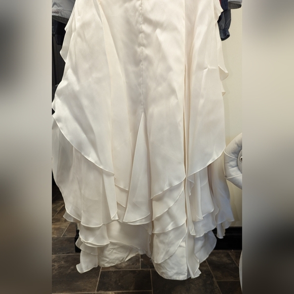 Ivory sz 10 wedding gown Jennifer Salmon - Picture 6 of 12